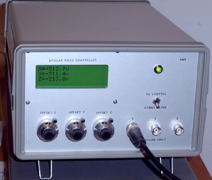 Bipolar piezo controller with X, Y and Z offset controls and voltage display