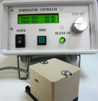 Crystal oven connected to its temperature controller