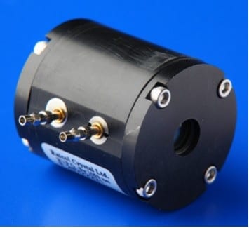 High voltage Pockels cell crystal packaging